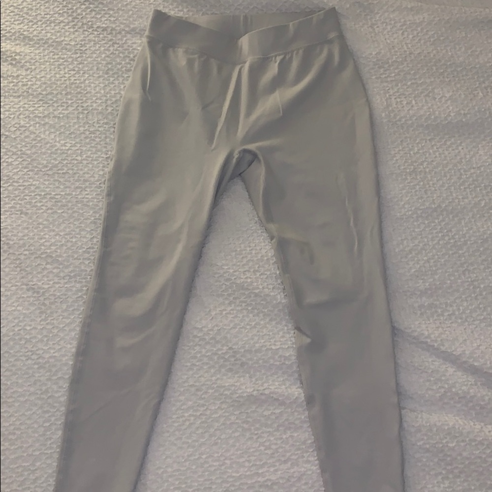 BRAND NEW Saski Leggings